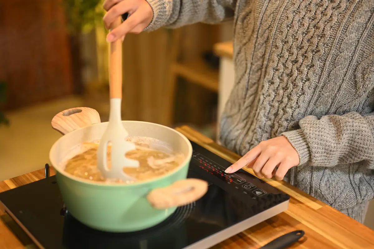 Matériel indispensable pour préparer une soupe à l'oignon en grande quantité